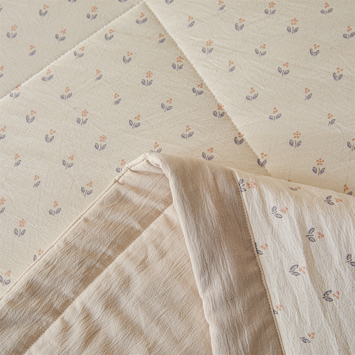 91家纺网 家纺一手货源 找家纺 尊妙被业 2026新款亚麻印花新疆棉花夏被 浅野