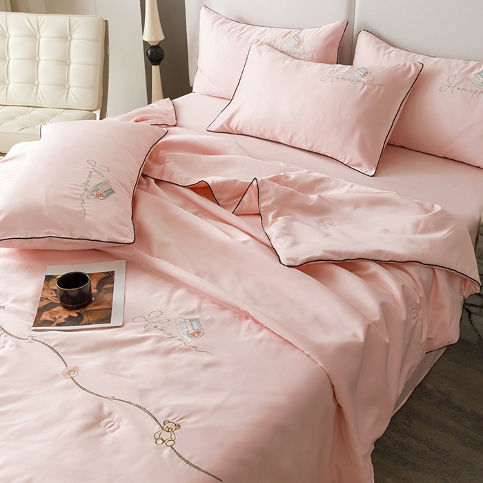 91家纺网 家纺一手货源 找家纺 丝印良品 2026新款刺绣水洗真丝夏被四件套公主日记系列-风格二 公主日记-樱花粉