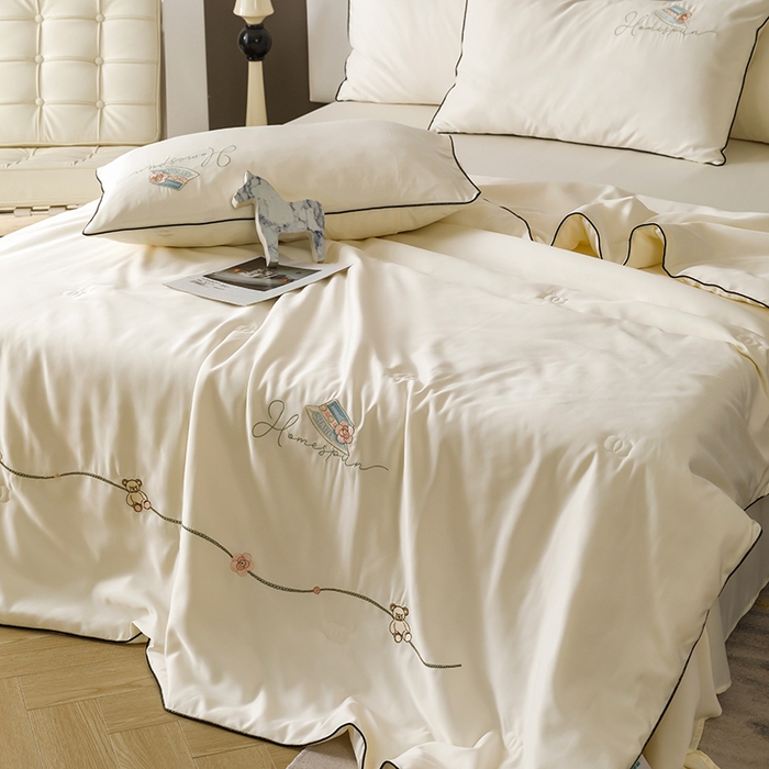91家纺网 家纺一手货源 找家纺 丝印良品 2026新款刺绣水洗真丝夏被四件套公主日记系列-风格二 公主日记-月白