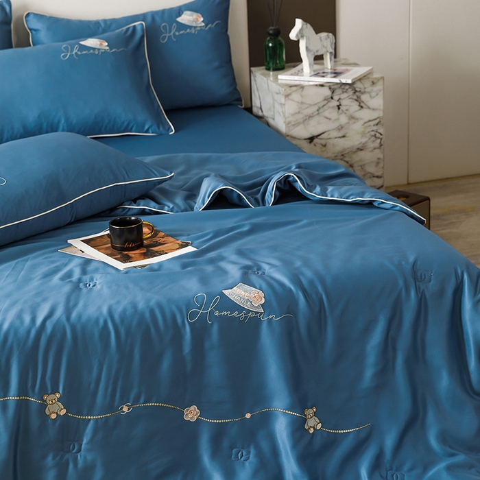 91家纺网 家纺一手货源 找家纺 丝印良品 2026新款刺绣水洗真丝夏被四件套公主日记系列-风格二 公主日记-宾利蓝