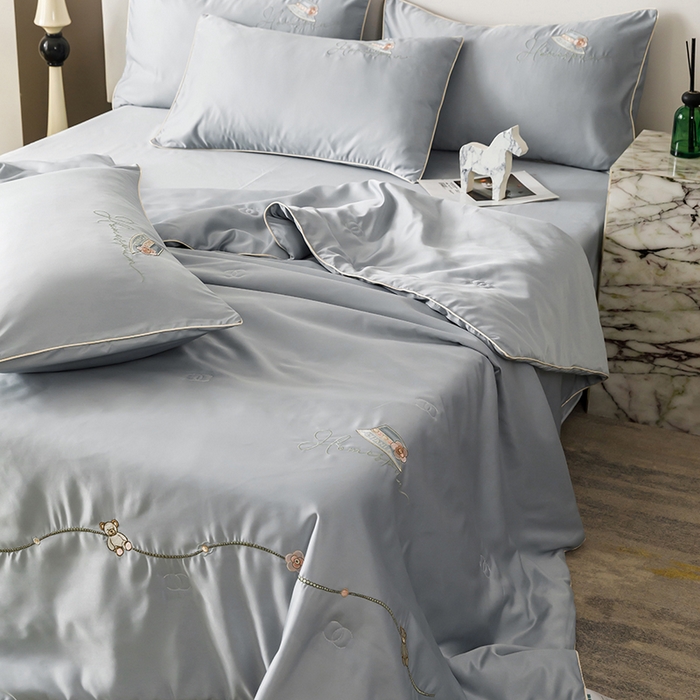 91家纺网 家纺一手货源 找家纺 丝印良品 2026新款刺绣水洗真丝夏被四件套公主日记系列-风格二 公主日记-高级灰