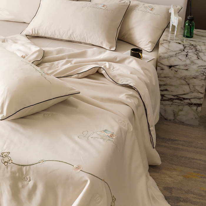 91家纺网 家纺一手货源 找家纺 丝印良品 2026新款刺绣水洗真丝夏被四件套公主日记系列-风格二 公主日记-香槟