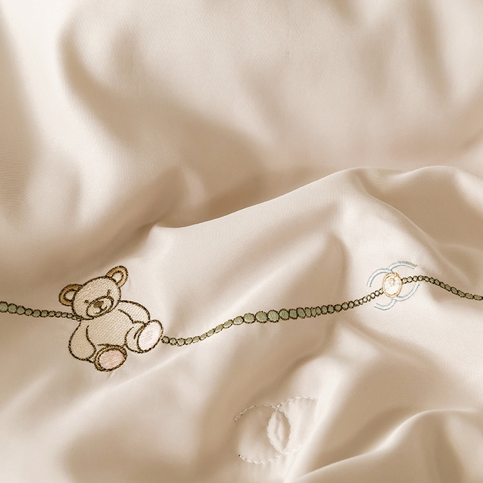 91家纺网 家纺一手货源 找家纺 丝印良品 2026新款刺绣水洗真丝夏被四件套公主日记系列-风格二 公主日记-香槟