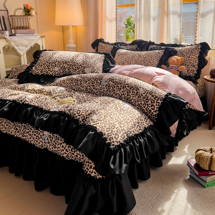 91家纺网 家纺一手货源 找家纺 大麦家纺 2026新款水洗古棉床盖印花四件套 豹纹猫咪蓝