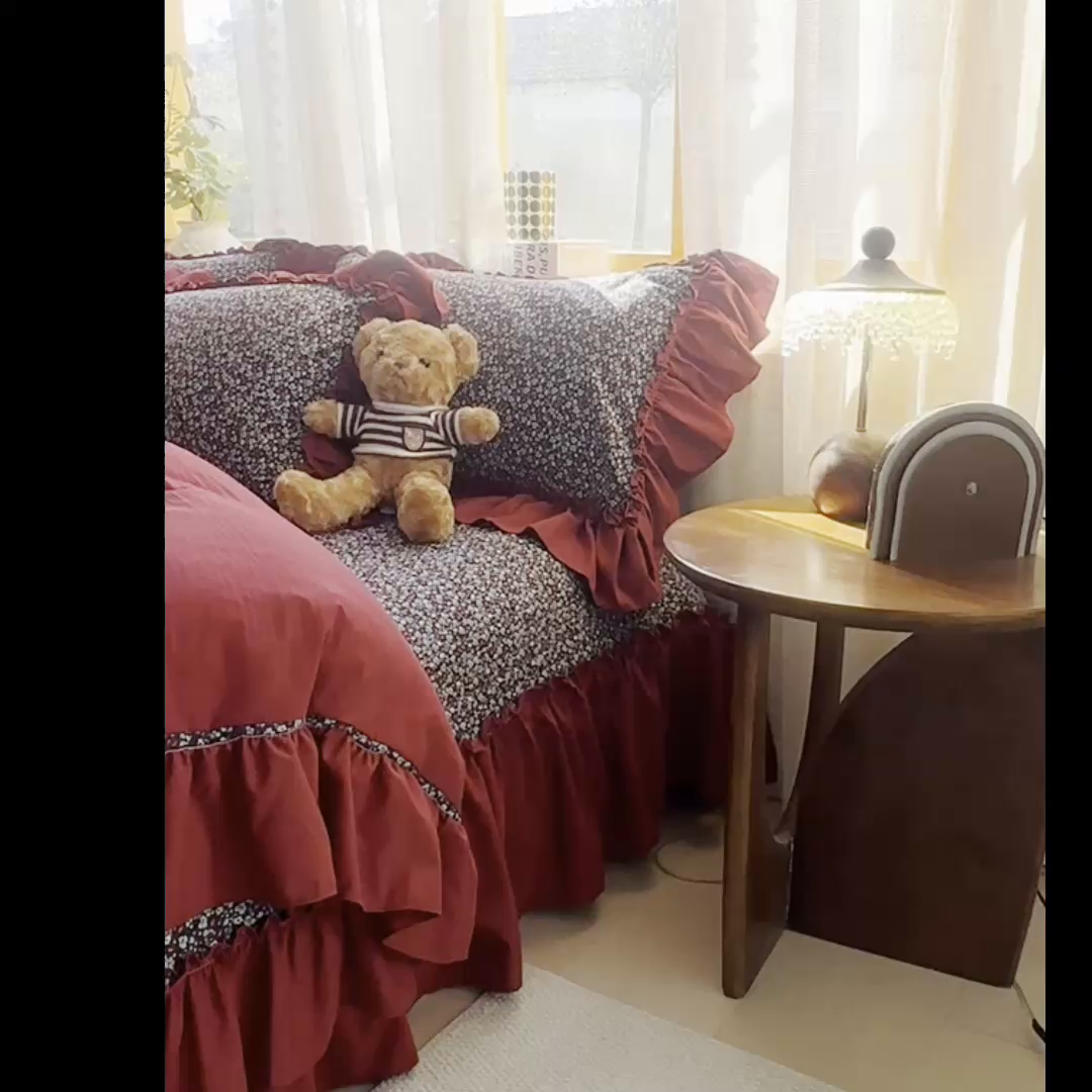 91家纺网 家纺一手货源 找家纺 大麦家纺 2026新款水洗古棉床盖印花四件套 野牧红