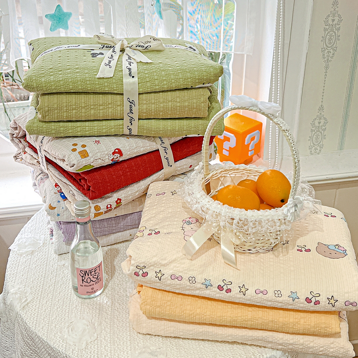 91家纺网 家纺一手货源 找家纺 悦织湾家纺 2026新款泡芙棉印花四件套单品单被套枕套时尚轻奢卡通小碎花学生宿舍用品三四件套 组合图 仅供参考