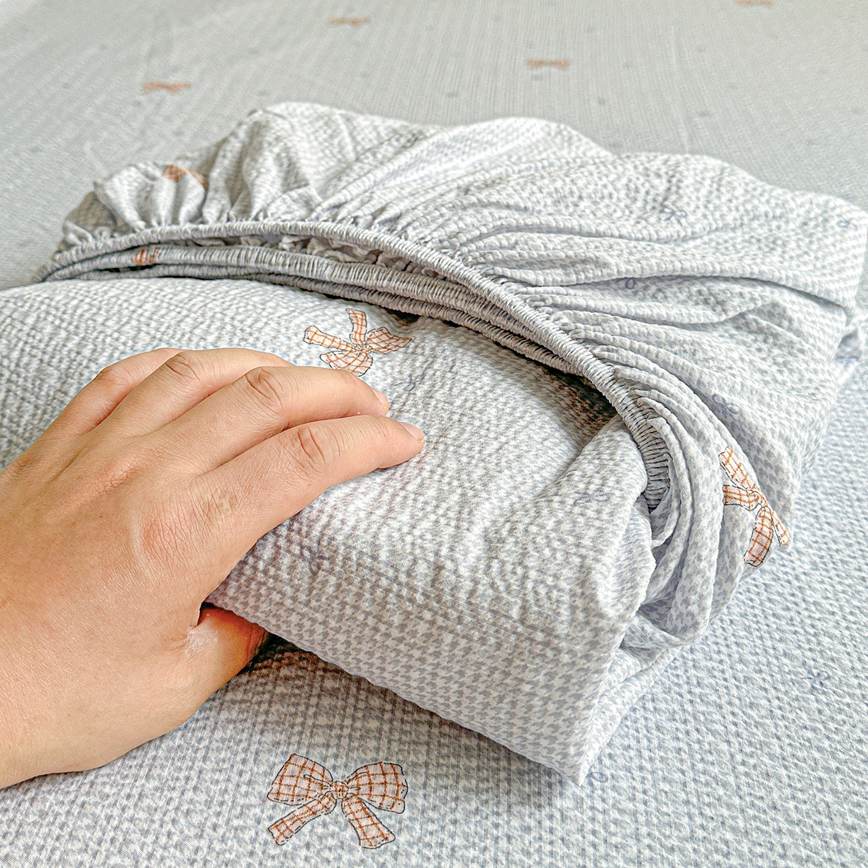 91家纺网 家纺一手货源 找家纺 悦织湾家纺 2026新款老粗布印花床单床笠床笠三两件套春秋学生宿舍单双人床笠 格纹蝶梦