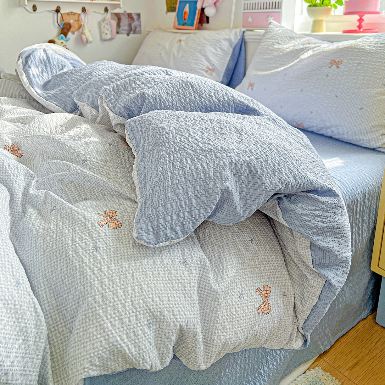 91家纺网 家纺一手货源 找家纺 悦织湾家纺 2026新款泡芙棉印花四件套单品单被套枕套时尚轻奢卡通小碎花学生宿舍用品三四件套 格纹蝶梦