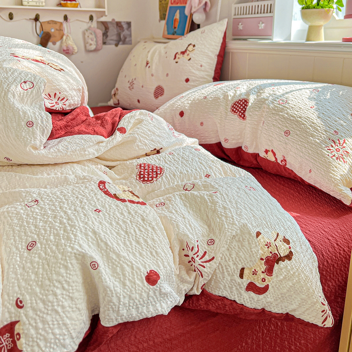 91家纺网 家纺一手货源 找家纺 悦织湾家纺 2026新款泡芙棉印花四件套单品单被套枕套时尚轻奢卡通小碎花学生宿舍用品三四件套 鸿运小马