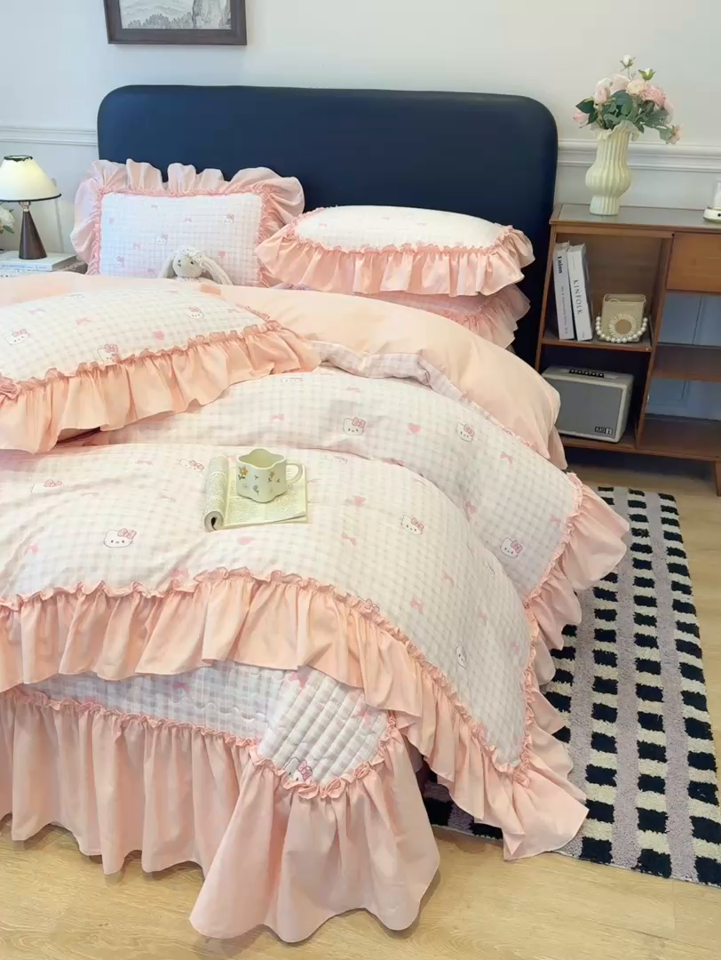 91家纺网 家纺一手货源 找家纺 大麦家纺 2026新款水洗古棉床盖印花四件套 KT猫-玉