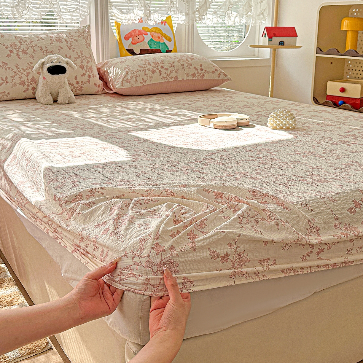 91家纺网 家纺一手货源 找家纺 悦织湾家纺 2026新款老粗布印花床单床笠床笠三两件套春秋学生宿舍单双人床笠 花蔓（粉）