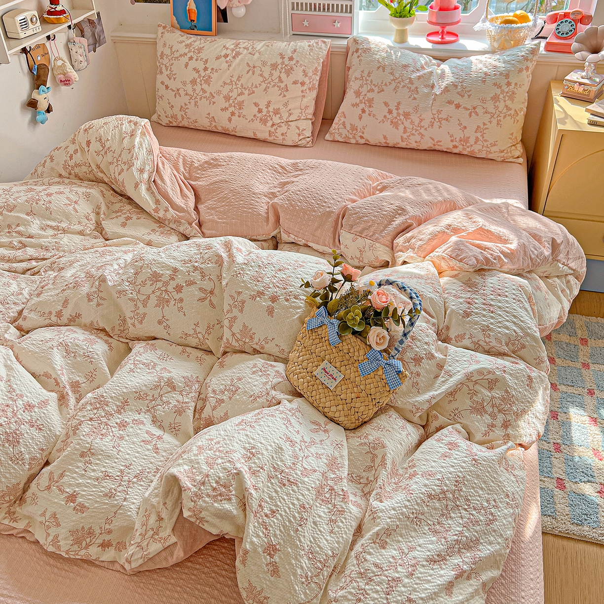 91家纺网 家纺一手货源 找家纺 悦织湾家纺 2026新款泡芙棉印花四件套单品单被套枕套时尚轻奢卡通小碎花学生宿舍用品三四件套 花蔓（粉）