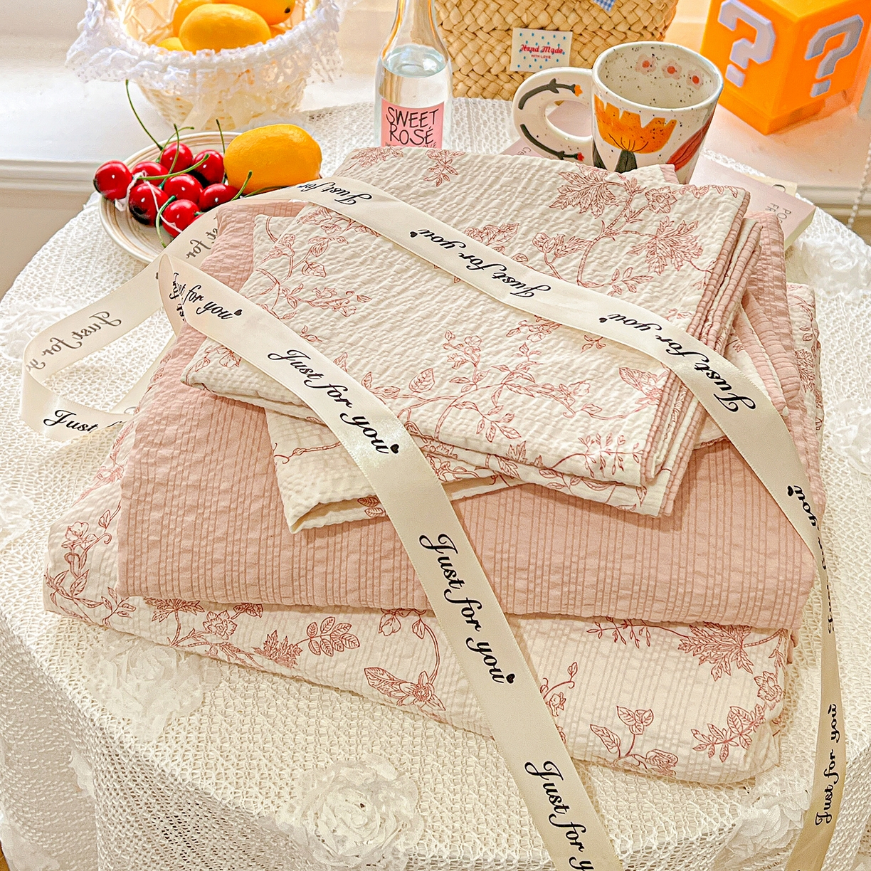 91家纺网 家纺一手货源 找家纺 悦织湾家纺 2026新款泡芙棉印花四件套单品单被套枕套时尚轻奢卡通小碎花学生宿舍用品三四件套 花蔓（粉）