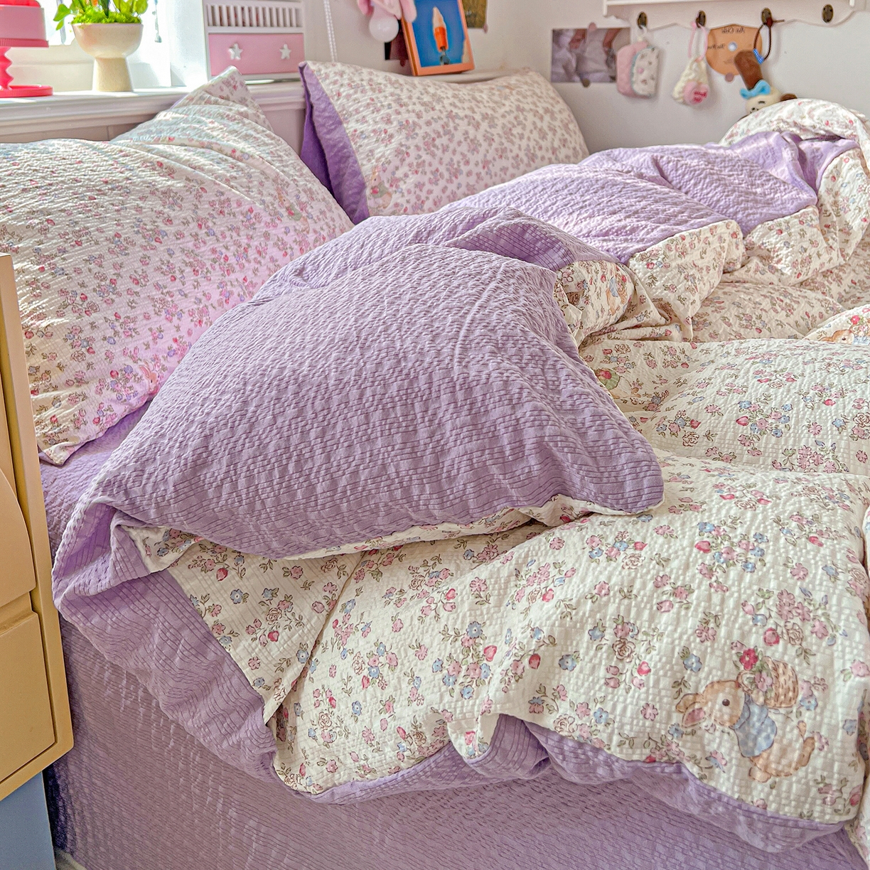 91家纺网 家纺一手货源 找家纺 悦织湾家纺 2026新款泡芙棉印花四件套单品单被套枕套时尚轻奢卡通小碎花学生宿舍用品三四件套 花紫兔