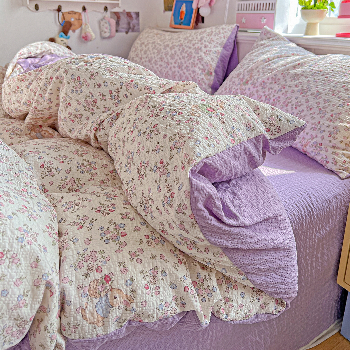 91家纺网 家纺一手货源 找家纺 悦织湾家纺 2026新款泡芙棉印花四件套单品单被套枕套时尚轻奢卡通小碎花学生宿舍用品三四件套 花紫兔