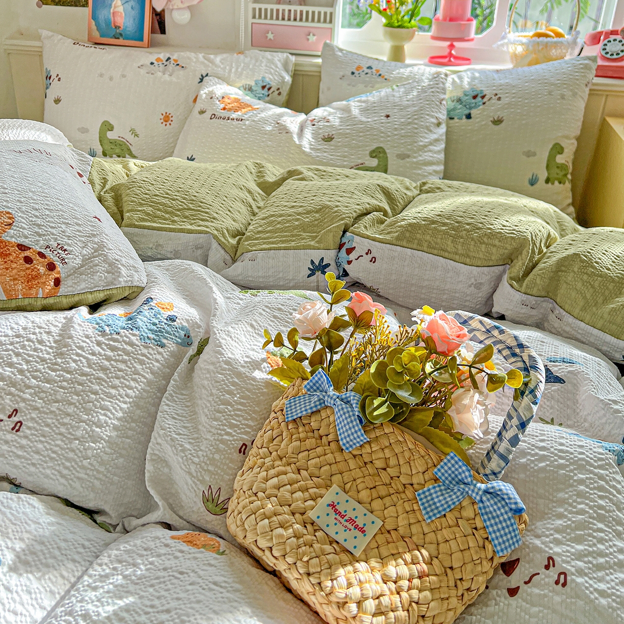 91家纺网 家纺一手货源 找家纺 悦织湾家纺 2026新款泡芙棉印花四件套单品单被套枕套时尚轻奢卡通小碎花学生宿舍用品三四件套 恐龙日记