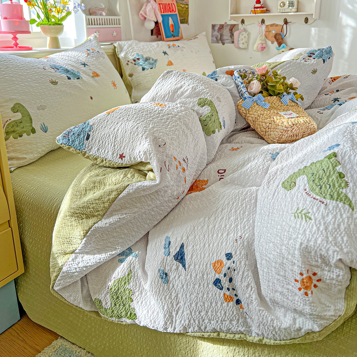 91家纺网 家纺一手货源 找家纺 悦织湾家纺 2026新款泡芙棉印花四件套单品单被套枕套时尚轻奢卡通小碎花学生宿舍用品三四件套 恐龙日记