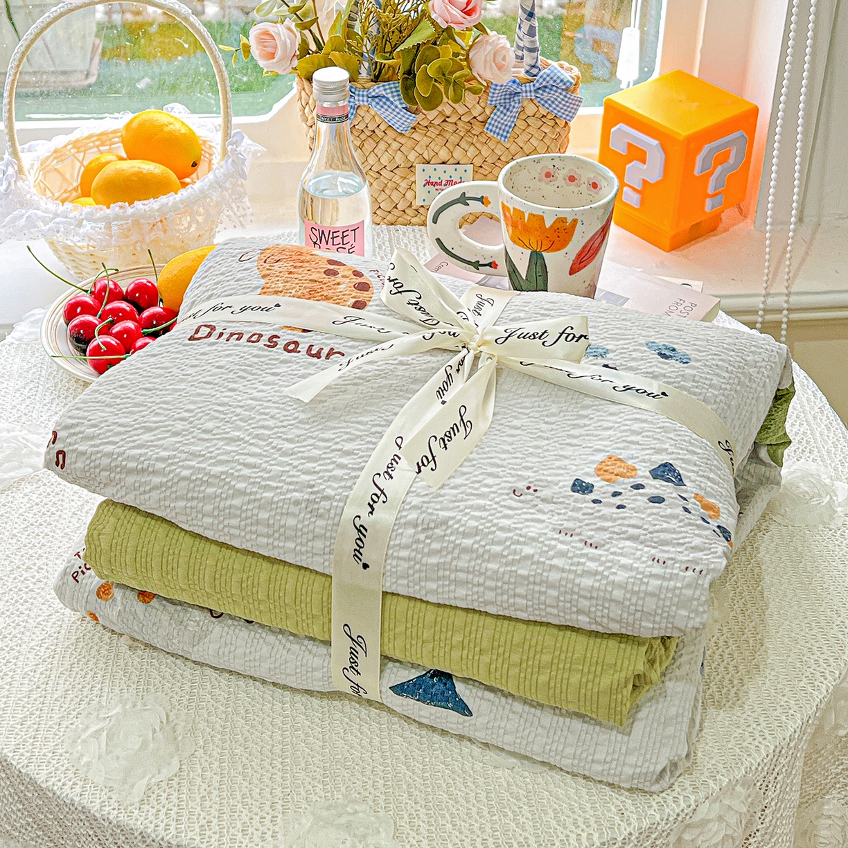 91家纺网 家纺一手货源 找家纺 悦织湾家纺 2026新款泡芙棉印花四件套单品单被套枕套时尚轻奢卡通小碎花学生宿舍用品三四件套 恐龙日记