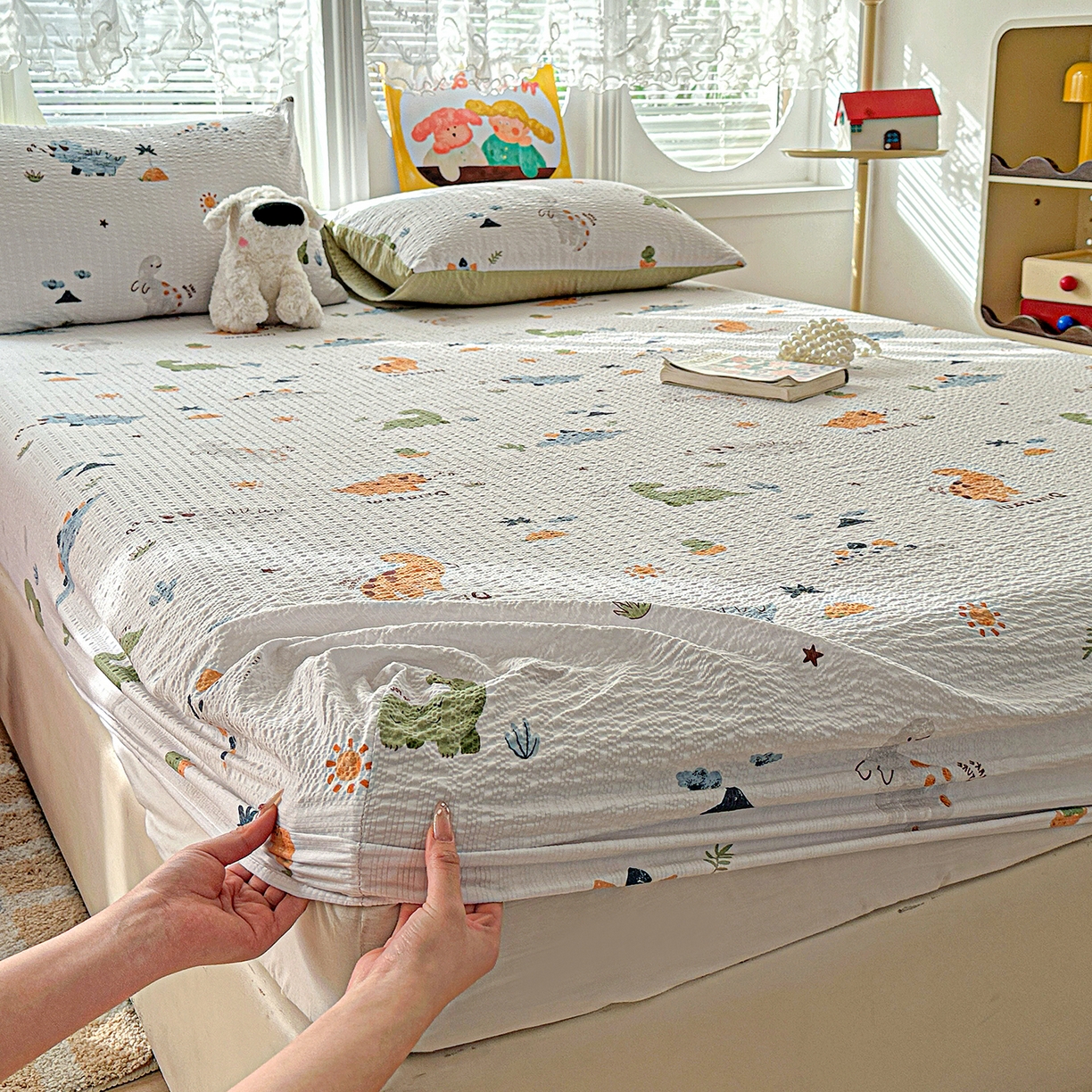 91家纺网 家纺一手货源 找家纺 悦织湾家纺 2026新款老粗布印花床单床笠床笠三两件套春秋学生宿舍单双人床笠 恐龙日记