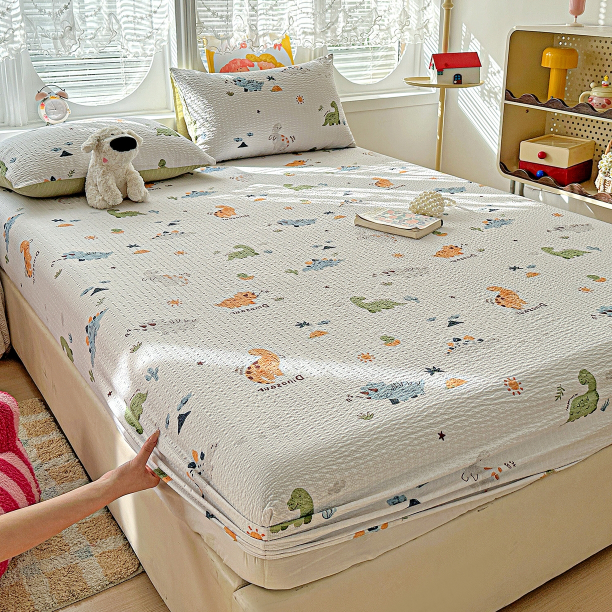 91家纺网 家纺一手货源 找家纺 悦织湾家纺 2026新款老粗布印花床单床笠床笠三两件套春秋学生宿舍单双人床笠 恐龙日记