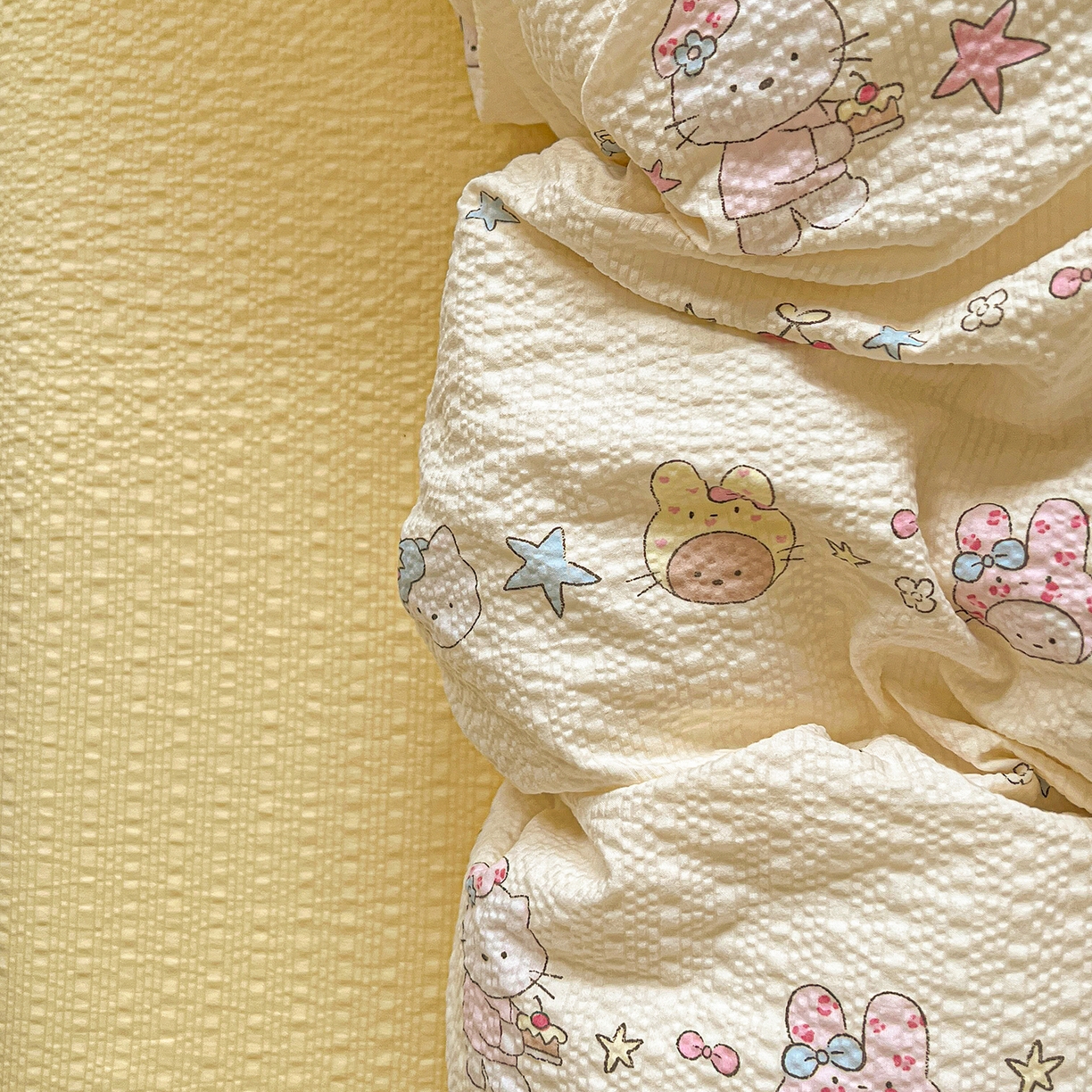 91家纺网 家纺一手货源 找家纺 悦织湾家纺 2026新款泡芙棉印花四件套单品单被套枕套时尚轻奢卡通小碎花学生宿舍用品三四件套 萌宠派对（黄）