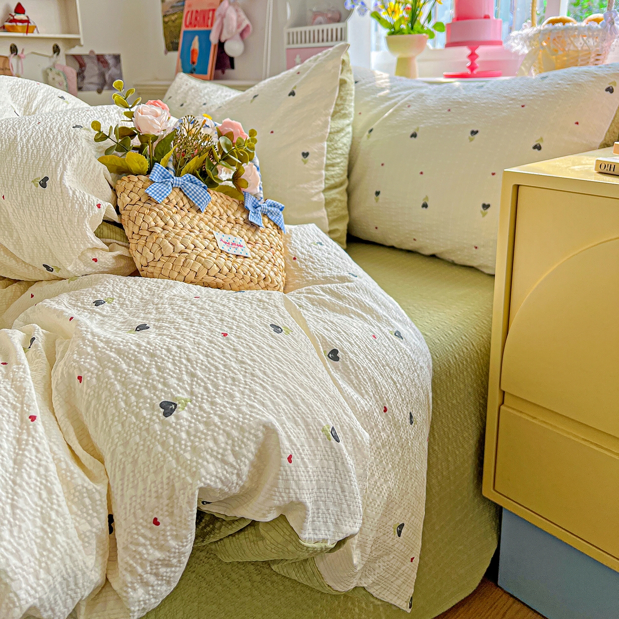 91家纺网 家纺一手货源 找家纺 悦织湾家纺 2026新款泡芙棉印花四件套单品单被套枕套时尚轻奢卡通小碎花学生宿舍用品三四件套 奶樱点点