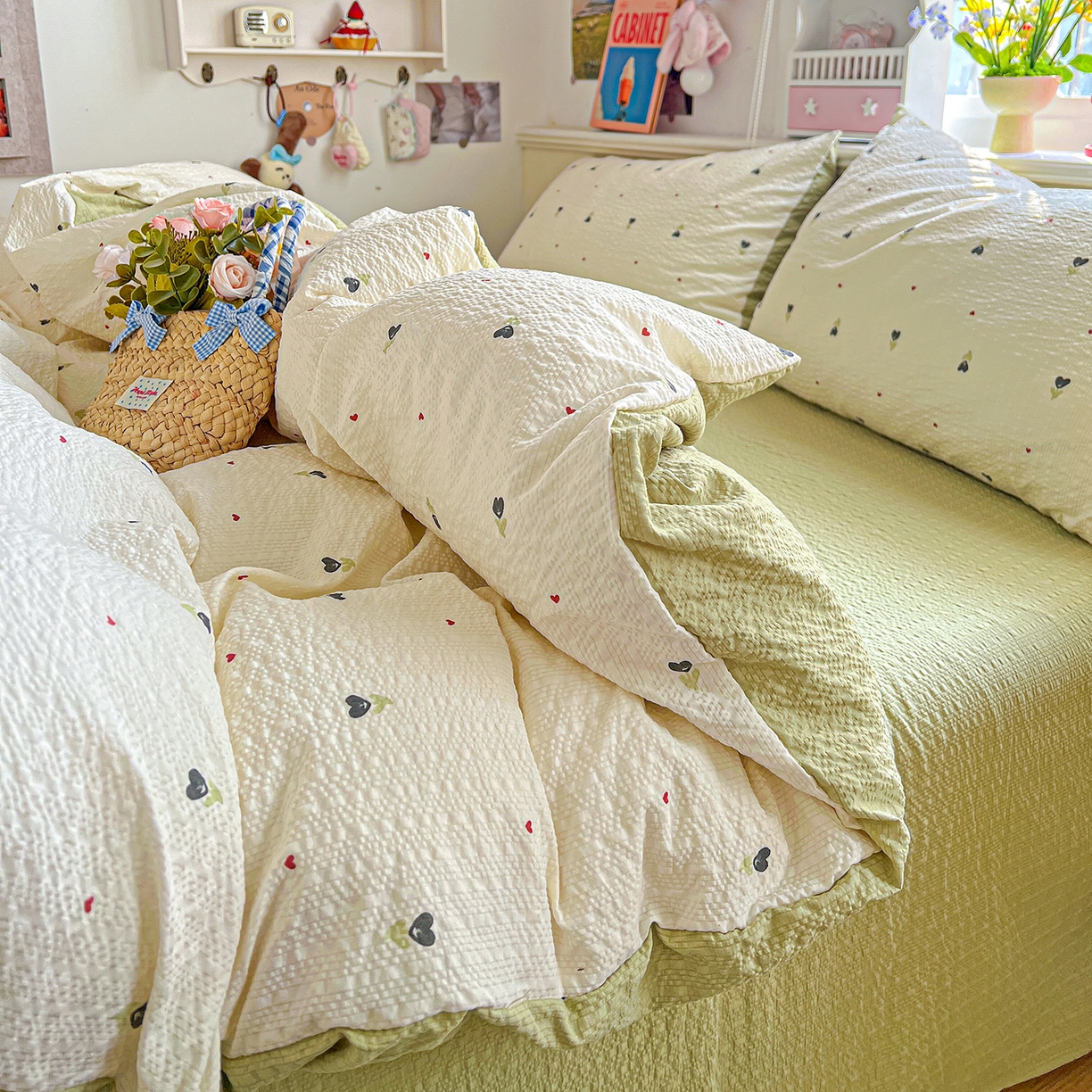 91家纺网 家纺一手货源 找家纺 悦织湾家纺 2026新款泡芙棉印花四件套单品单被套枕套时尚轻奢卡通小碎花学生宿舍用品三四件套 奶樱点点