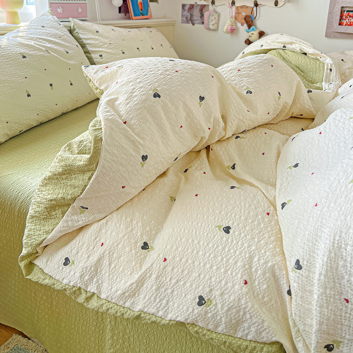 91家纺网 家纺一手货源 找家纺 悦织湾家纺 2026新款泡芙棉印花四件套单品单被套枕套时尚轻奢卡通小碎花学生宿舍用品三四件套 奶樱点点