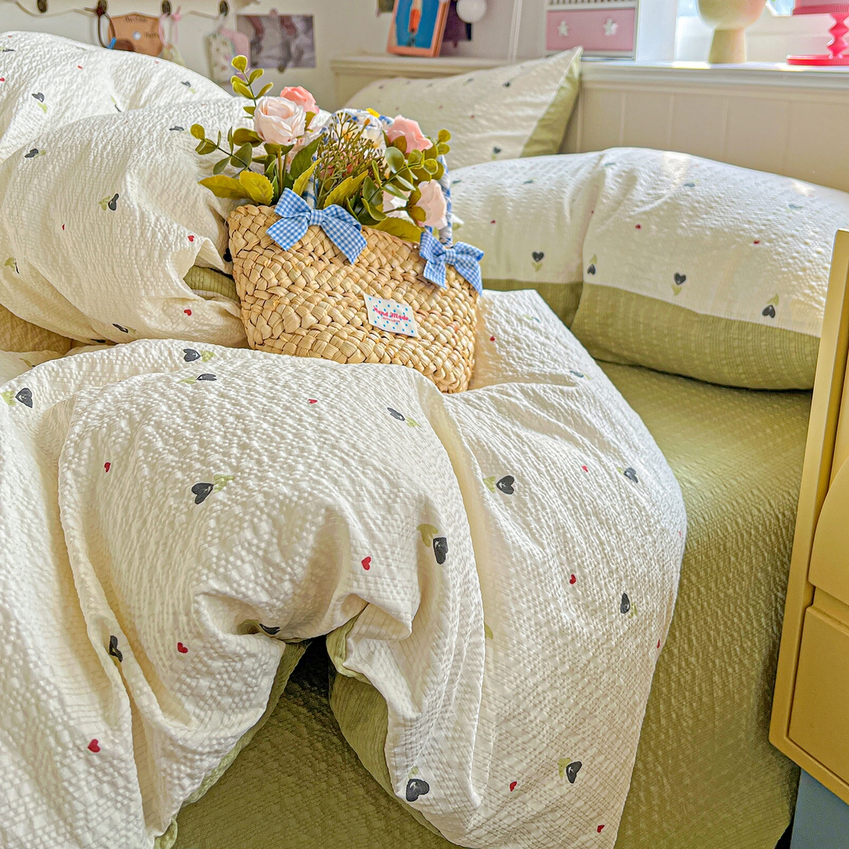 91家纺网 家纺一手货源 找家纺 悦织湾家纺 2026新款泡芙棉印花四件套单品单被套枕套时尚轻奢卡通小碎花学生宿舍用品三四件套 奶樱点点