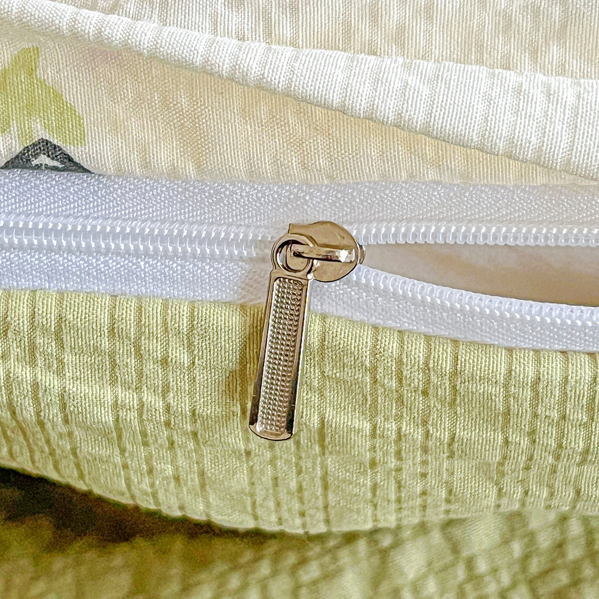 91家纺网 家纺一手货源 找家纺 悦织湾家纺 2026新款泡芙棉印花四件套单品单被套枕套时尚轻奢卡通小碎花学生宿舍用品三四件套 奶樱点点