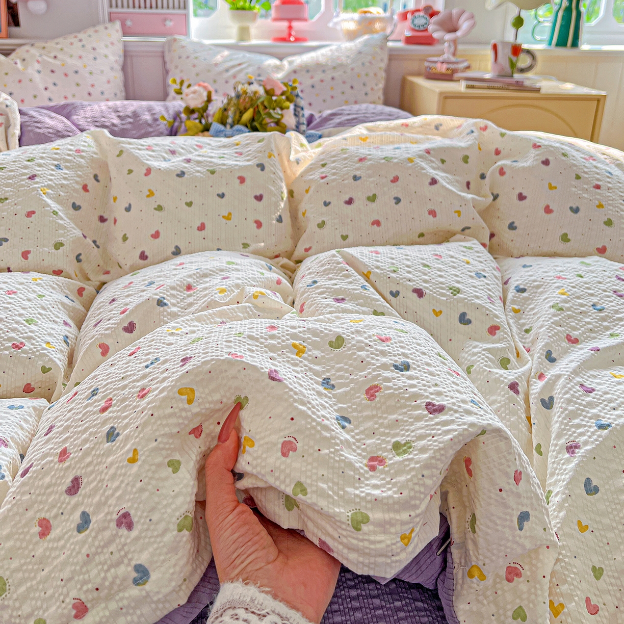 91家纺网 家纺一手货源 找家纺 悦织湾家纺 2026新款泡芙棉印花四件套单品单被套枕套时尚轻奢卡通小碎花学生宿舍用品三四件套 心心相印