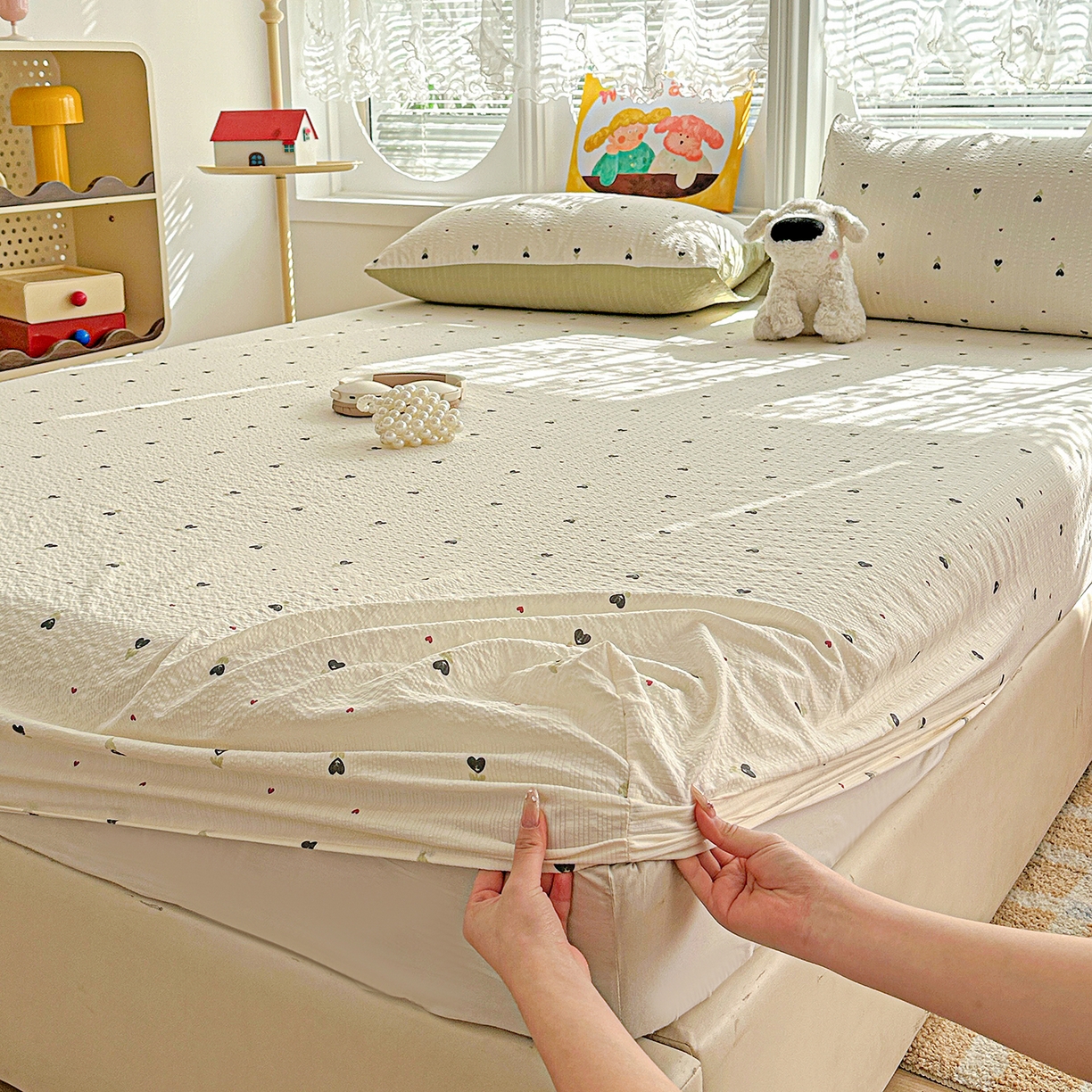 91家纺网 家纺一手货源 找家纺 悦织湾家纺 2026新款老粗布印花床单床笠床笠三两件套春秋学生宿舍单双人床笠 奶樱点点