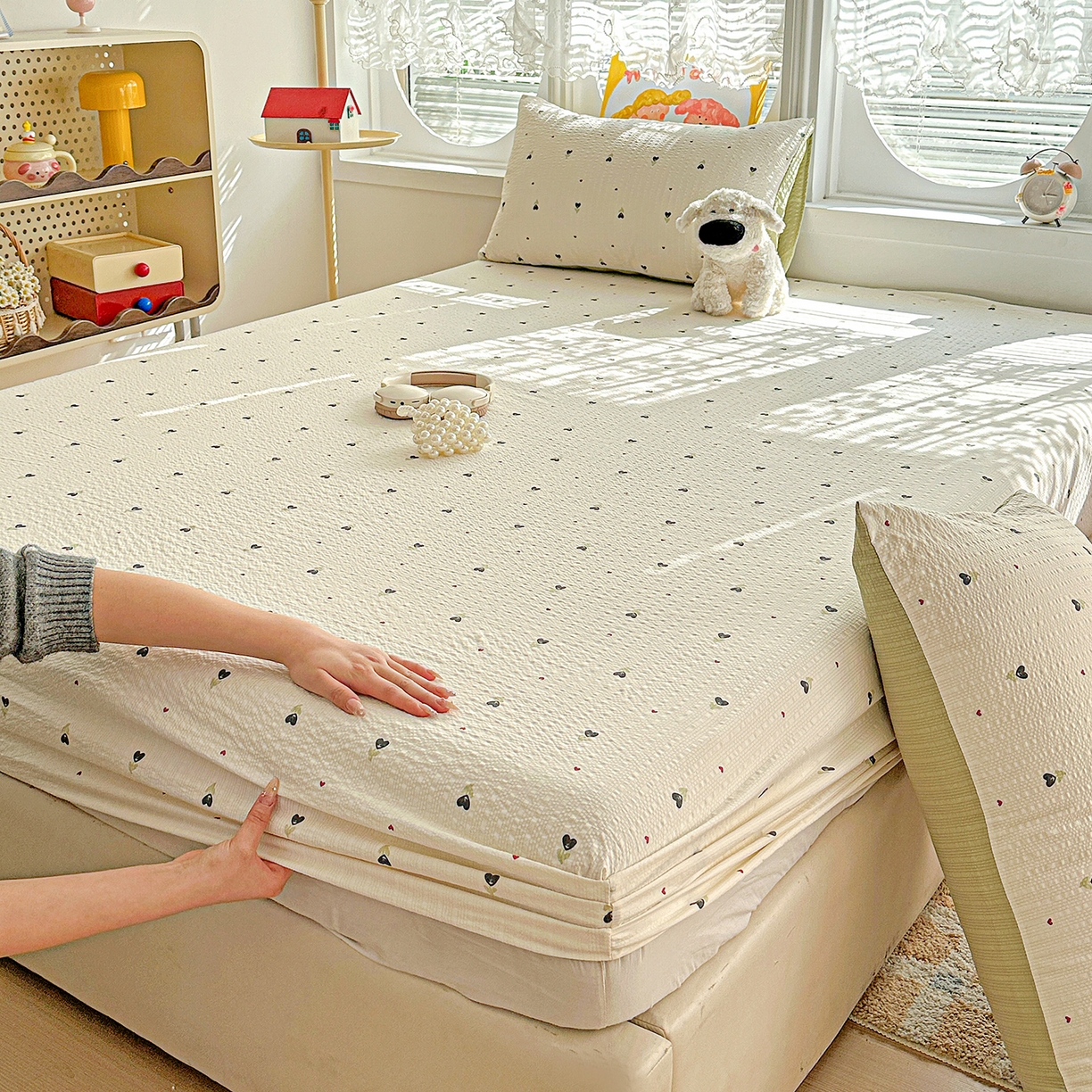 91家纺网 家纺一手货源 找家纺 悦织湾家纺 2026新款老粗布印花床单床笠床笠三两件套春秋学生宿舍单双人床笠 奶樱点点