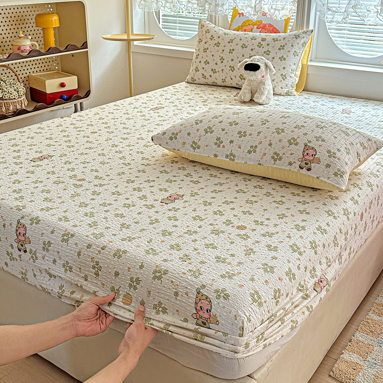 91家纺网 家纺一手货源 找家纺 悦织湾家纺 2026新款老粗布印花床单床笠床笠三两件套春秋学生宿舍单双人床笠 甜美星星人