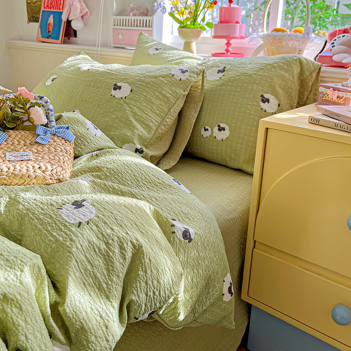 91家纺网 家纺一手货源 找家纺 悦织湾家纺 2026新款泡芙棉印花四件套单品单被套枕套时尚轻奢卡通小碎花学生宿舍用品三四件套 羊羊牧场