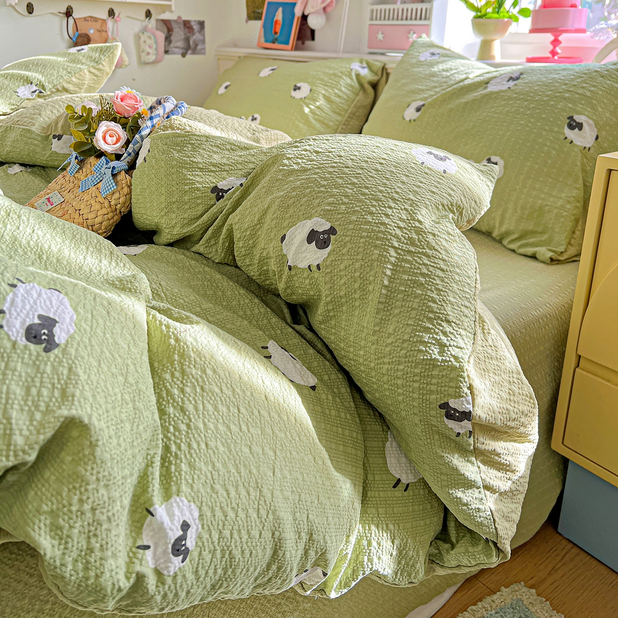 91家纺网 家纺一手货源 找家纺 悦织湾家纺 2026新款泡芙棉印花四件套单品单被套枕套时尚轻奢卡通小碎花学生宿舍用品三四件套 羊羊牧场