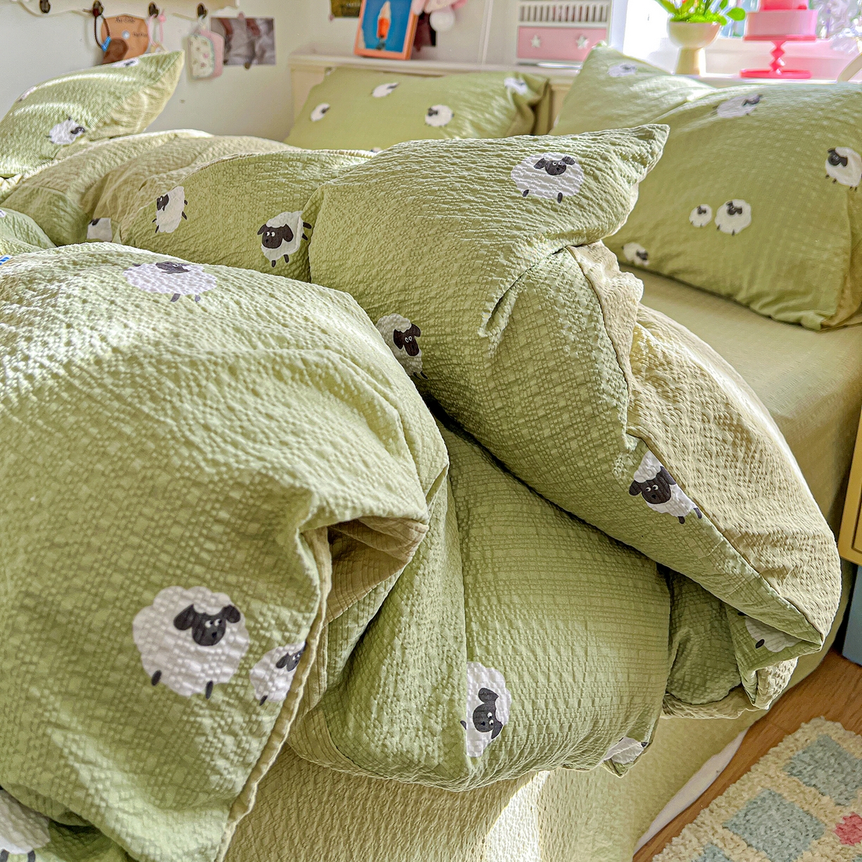 91家纺网 家纺一手货源 找家纺 悦织湾家纺 2026新款泡芙棉印花四件套单品单被套枕套时尚轻奢卡通小碎花学生宿舍用品三四件套 羊羊牧场