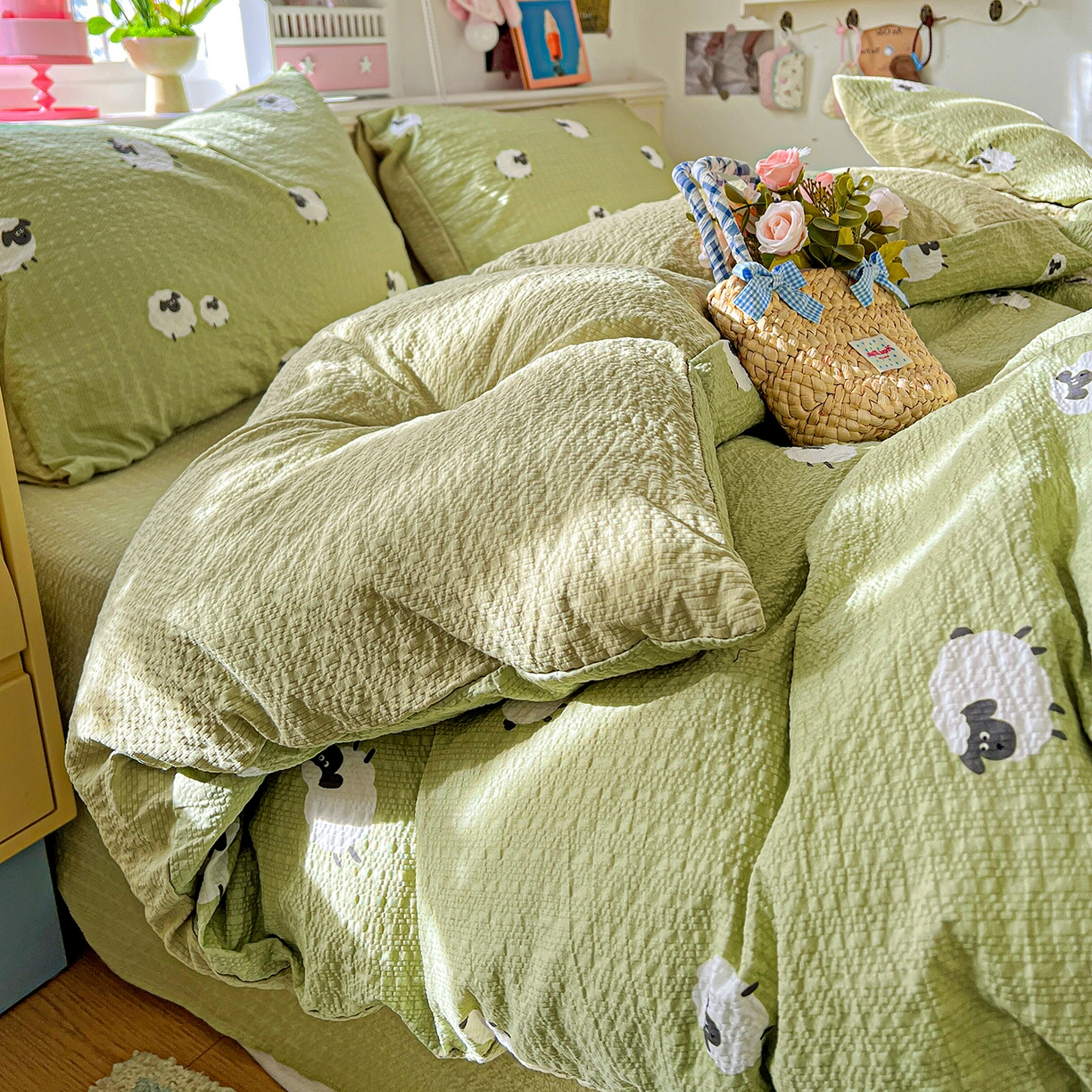 91家纺网 家纺一手货源 找家纺 悦织湾家纺 2026新款泡芙棉印花四件套单品单被套枕套时尚轻奢卡通小碎花学生宿舍用品三四件套 羊羊牧场