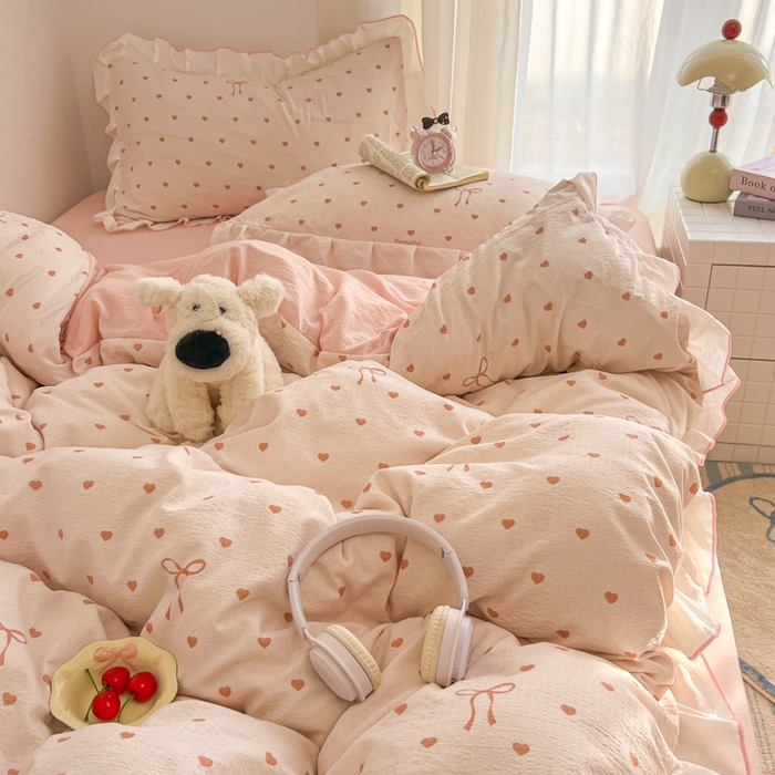 91家纺网 家纺一手货源 找家纺 柒月家居 2026新款小清新木棉皱皱纱花边款四件套 爱心飘飘