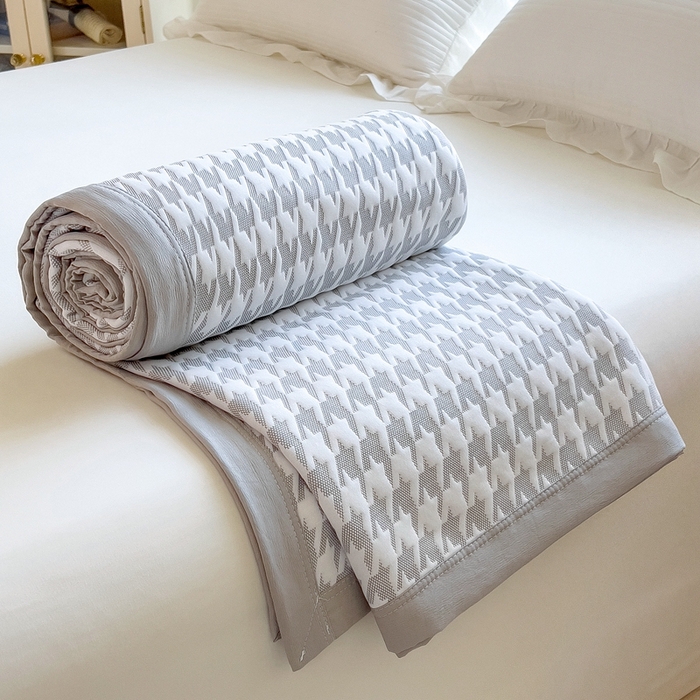 91家纺网 家纺一手货源 找家纺 馨乐家纺 2026新款三层纱针织夏凉被夏被被子被芯盖毯 涵雁