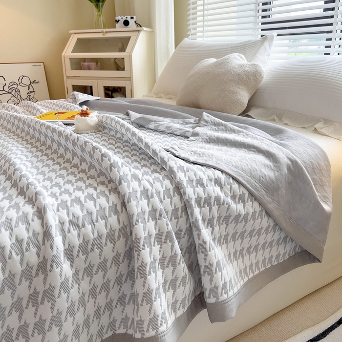 91家纺网 家纺一手货源 找家纺 馨乐家纺 2026新款三层纱针织夏凉被夏被被子被芯盖毯 涵雁