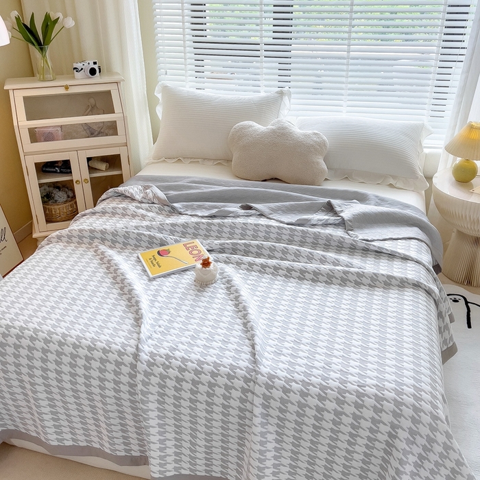 91家纺网 家纺一手货源 找家纺 馨乐家纺 2026新款三层纱针织夏凉被夏被被子被芯盖毯 涵雁