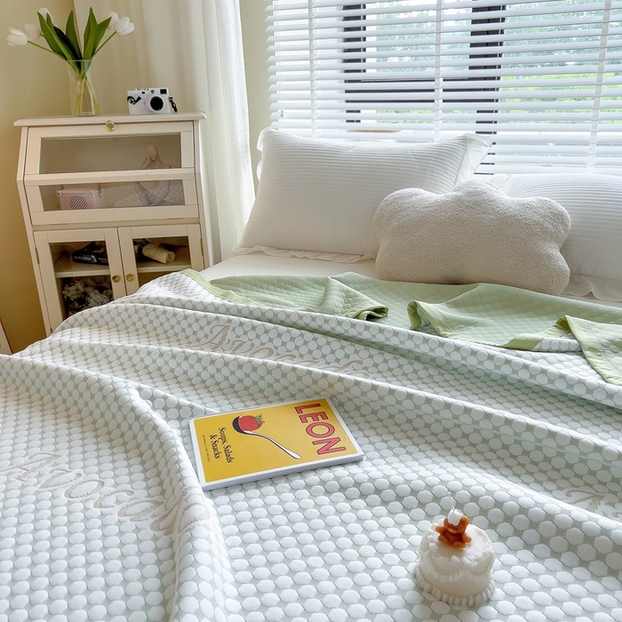 91家纺网 家纺一手货源 找家纺 馨乐家纺 2026新款三层纱针织夏凉被夏被被子被芯盖毯 素雅