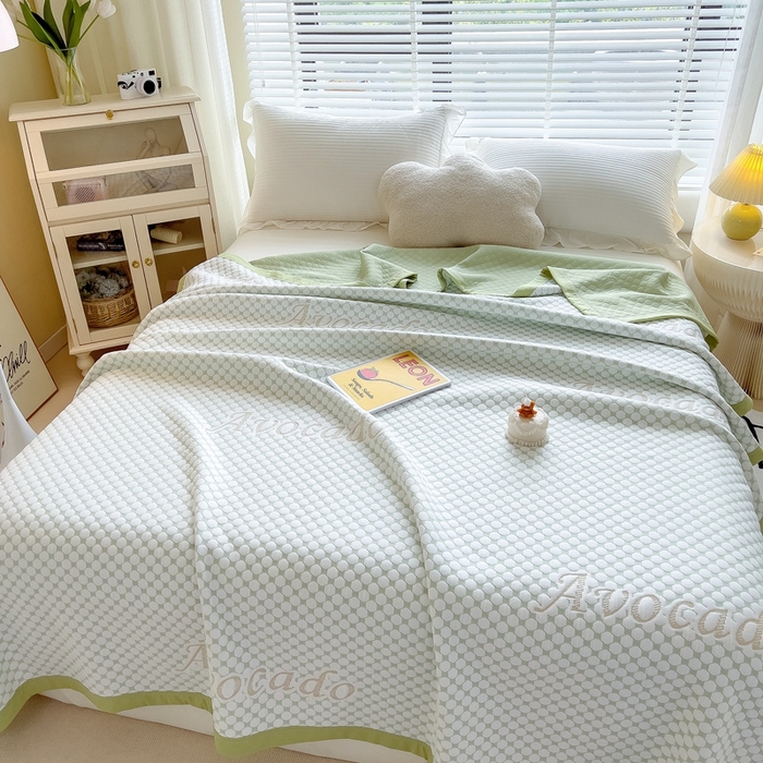 91家纺网 家纺一手货源 找家纺 馨乐家纺 2026新款三层纱针织夏凉被夏被被子被芯盖毯 素雅