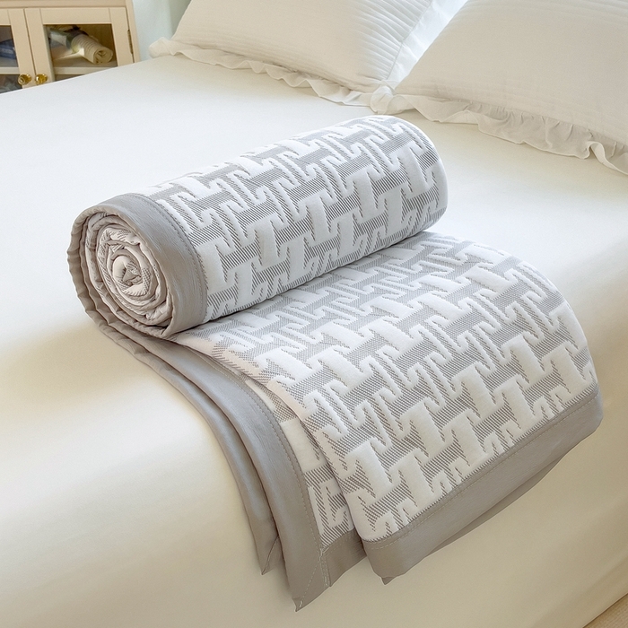 91家纺网 家纺一手货源 找家纺 馨乐家纺 2026新款三层纱针织夏凉被夏被被子被芯盖毯 问夏