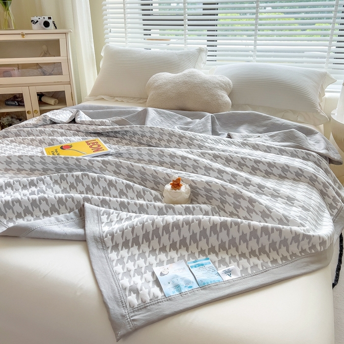 91家纺网 家纺一手货源 找家纺 馨乐家纺 2026新款三层纱针织夏凉被夏被被子被芯盖毯 涵雁