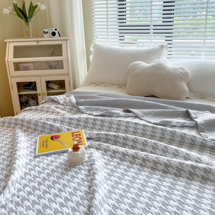 91家纺网 家纺一手货源 找家纺 馨乐家纺 2026新款三层纱针织夏凉被夏被被子被芯盖毯 涵雁