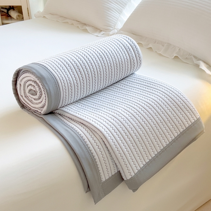 91家纺网 家纺一手货源 找家纺 馨乐家纺 2026新款三层纱针织夏凉被夏被被子被芯盖毯 灵波