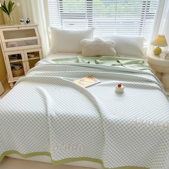 91家纺网 家纺一手货源 找家纺 馨乐家纺 2026新款三层纱针织夏凉被夏被被子被芯盖毯 素雅