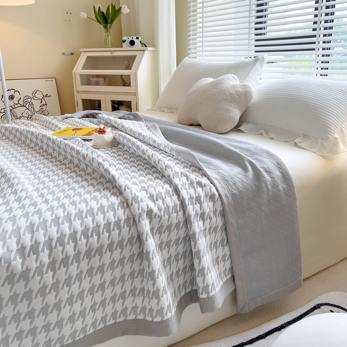 91家纺网 家纺一手货源 找家纺 馨乐家纺 2026新款三层纱针织夏凉被夏被被子被芯盖毯 涵雁